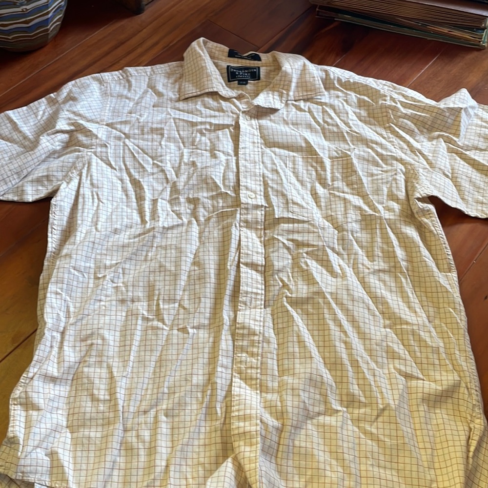 BROADMOOR & PIKE BUTTON DOWN SHIRT